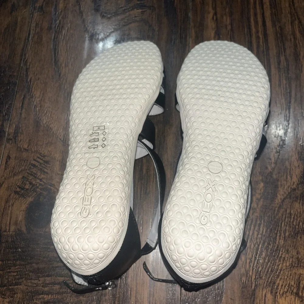 Geox Black Leather Strappy Sandals  Women's Size US 6.5 (37) NWOB